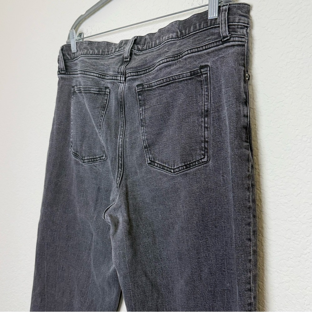 Abercrombie & Fitch The Mom High Rise Black Jean - Picture 9 of 12